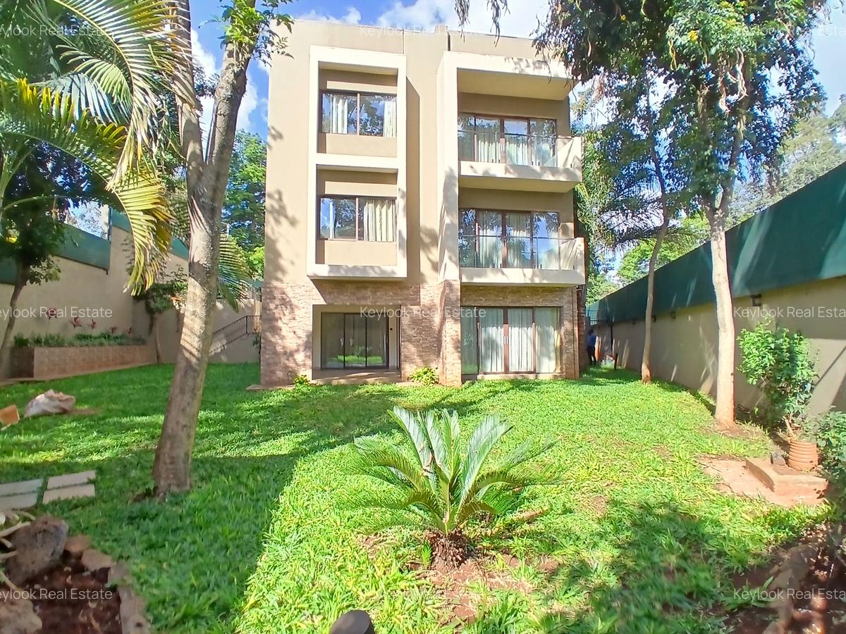 5 Bed Townhouse with En Suite at Lavington Green - 3