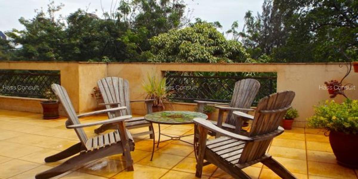 4 Bed Apartment with En Suite at Riverside Drive - 3