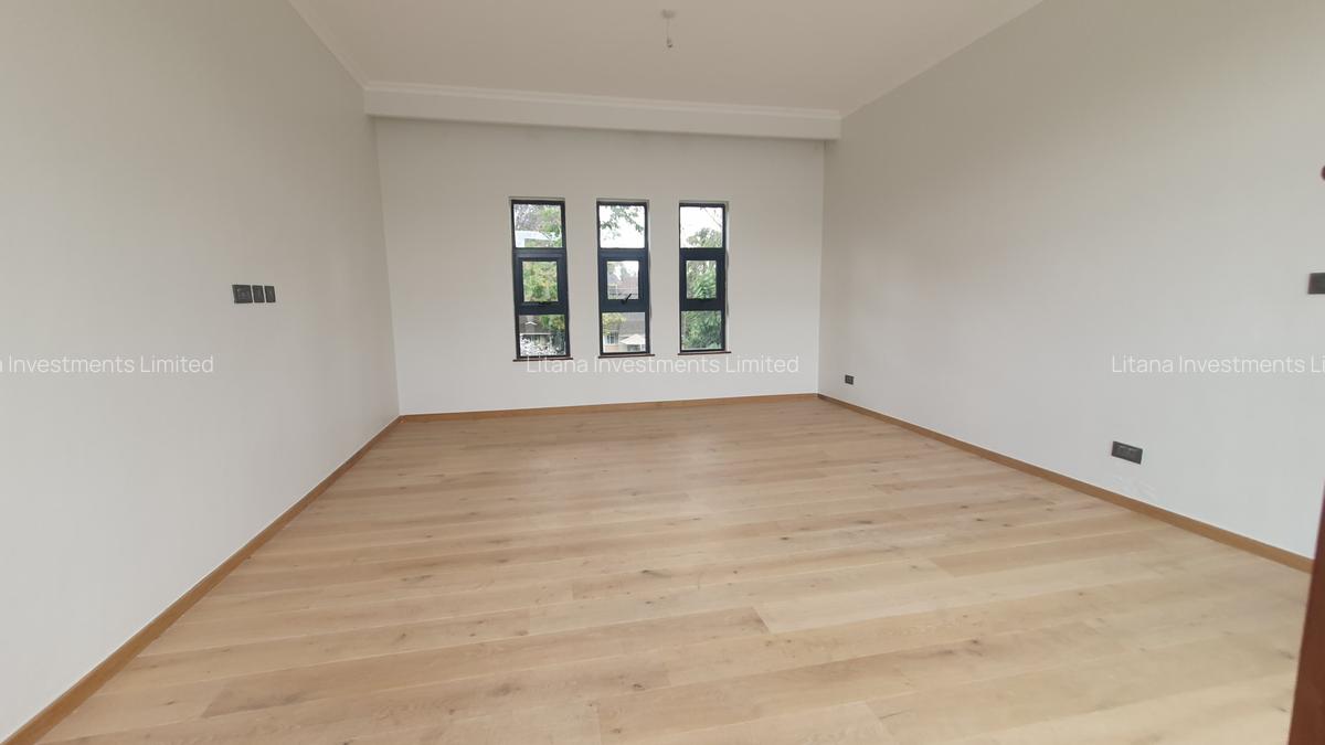 5 Bed Townhouse with En Suite in Lavington - 5