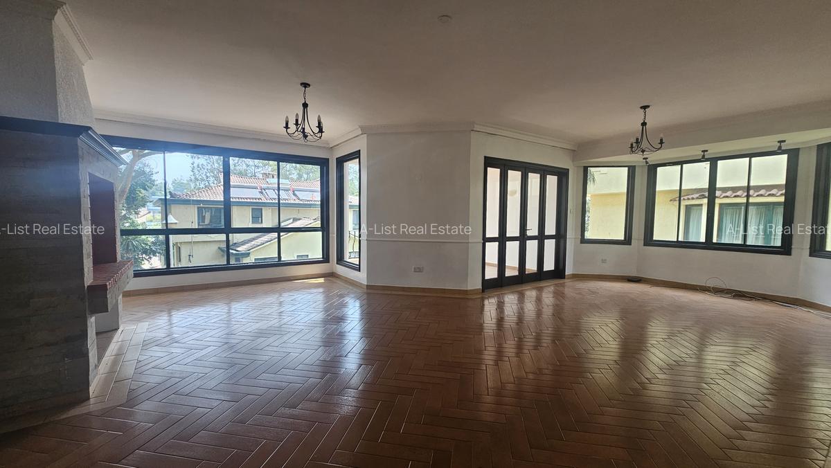 4 Bed Villa with En Suite at Kyuna Close - 4