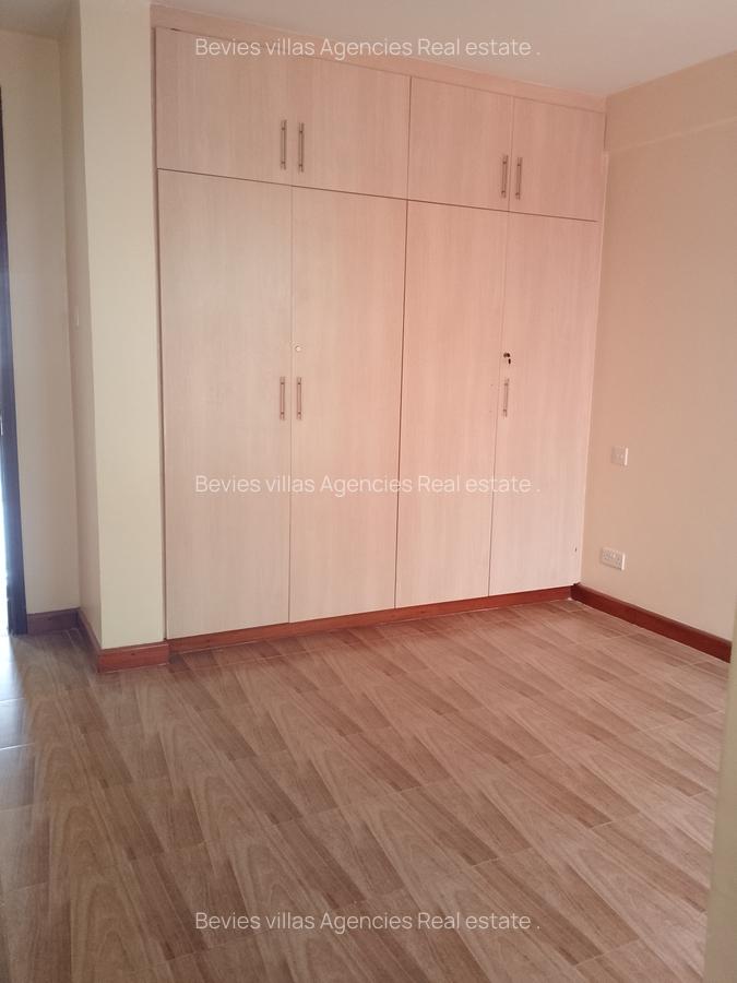 3 Bed Apartment with En Suite at Parklands - 12