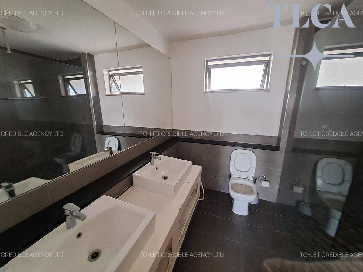 Serviced 3 Bed Apartment with En Suite at Garden City Drive - 16