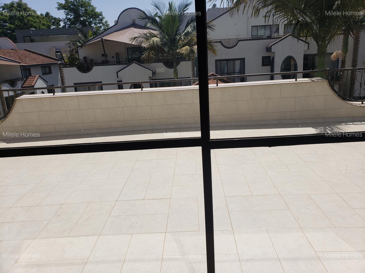 5 Bed Townhouse with En Suite at Grevillea Groove - 5