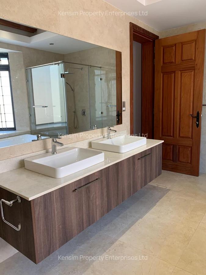 5 Bed Townhouse with En Suite in Kitisuru - 4