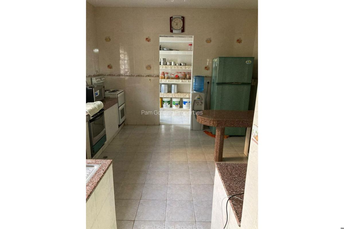 5 Bed House with En Suite in Mombasa Island - 5