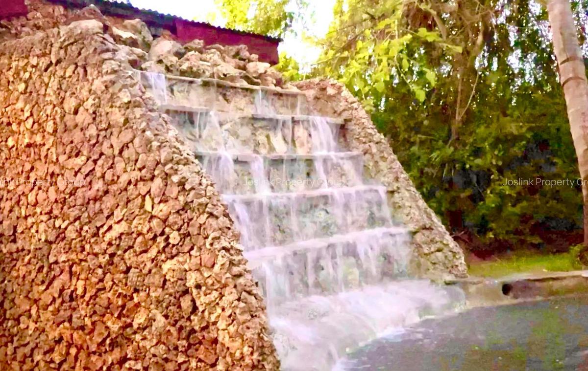 10 Bed Villa with En Suite in Nyali Area - 17