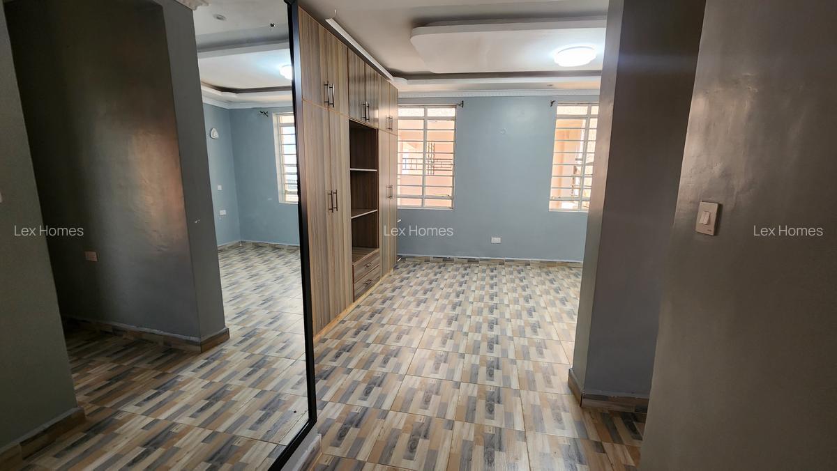 3 Bed House with En Suite at - 14