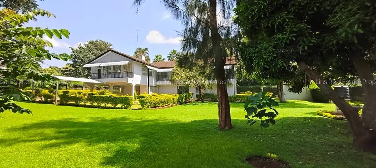 4 Bed House with En Suite in Nyari - 1