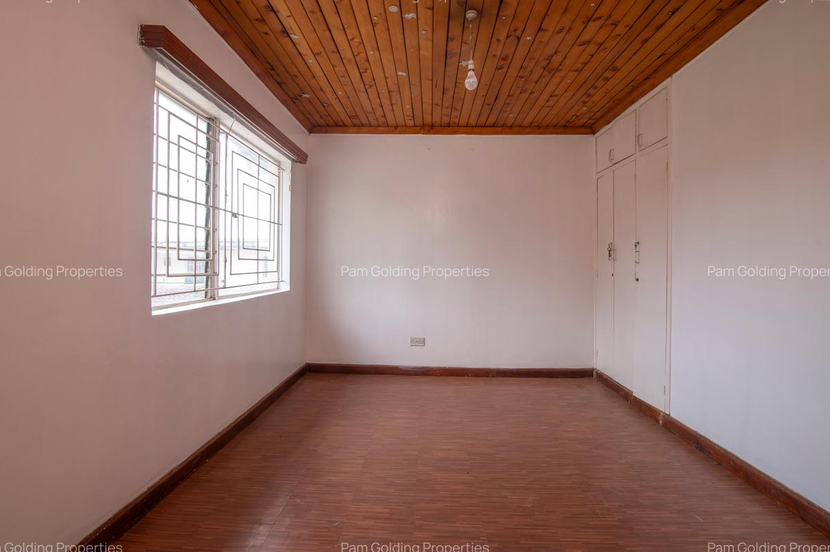 4 Bed Townhouse at Golden Gate - 13