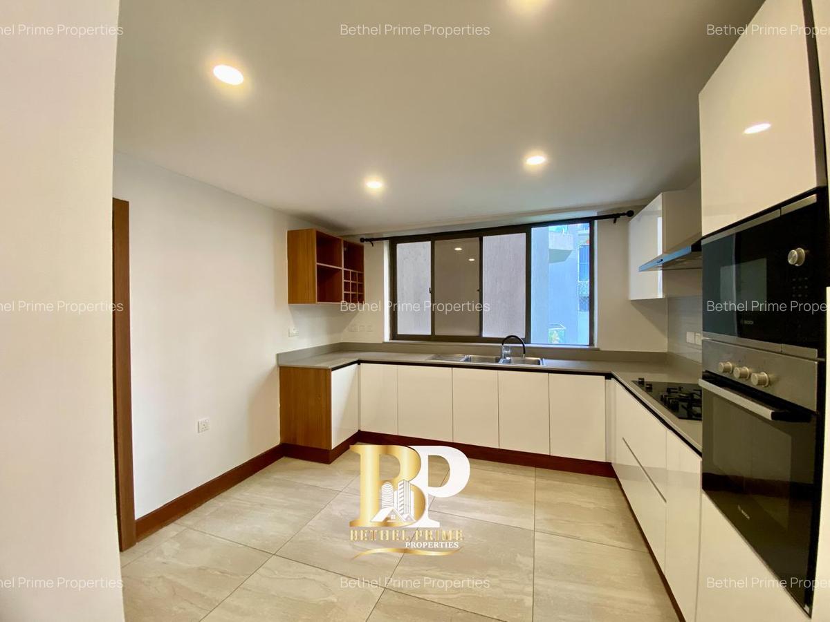 3 Bed Apartment with En Suite in Westlands Area - 13