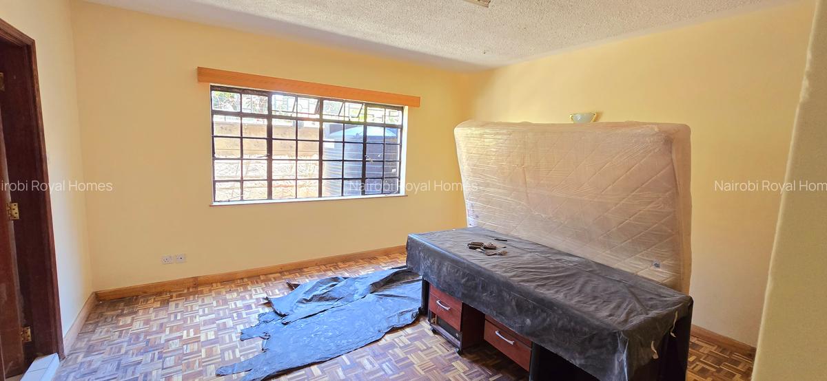 4 Bed Townhouse with En Suite at Close To Breburn School - 16