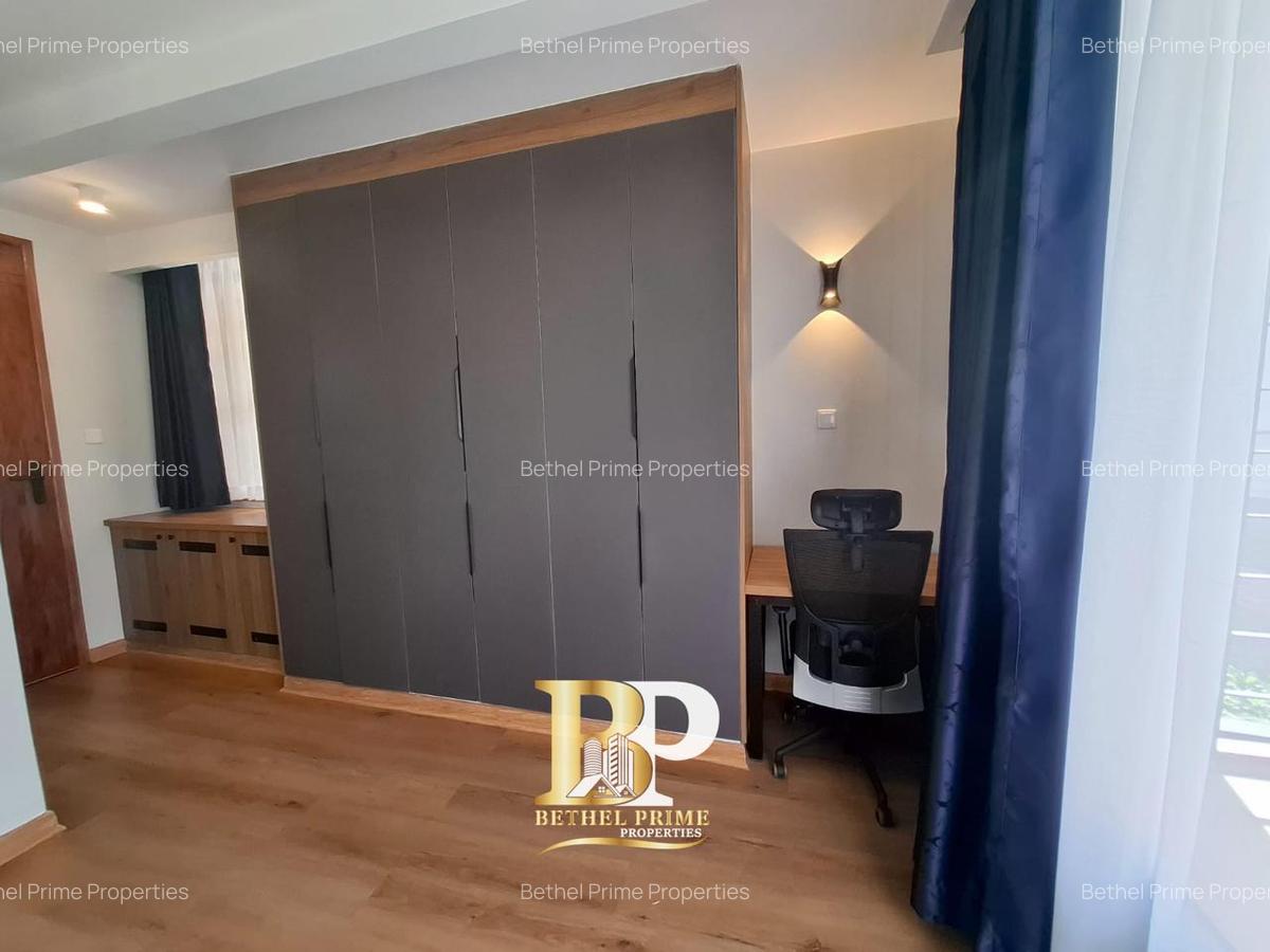 2 Bed House with En Suite in Ridgeways - 9