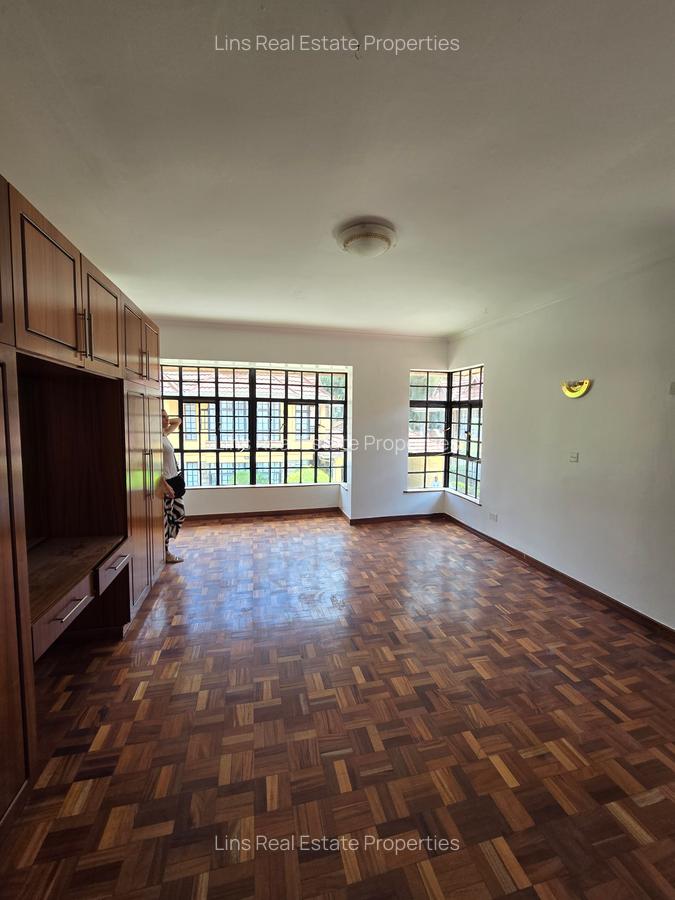 5 Bed Townhouse with En Suite in Lavington - 7