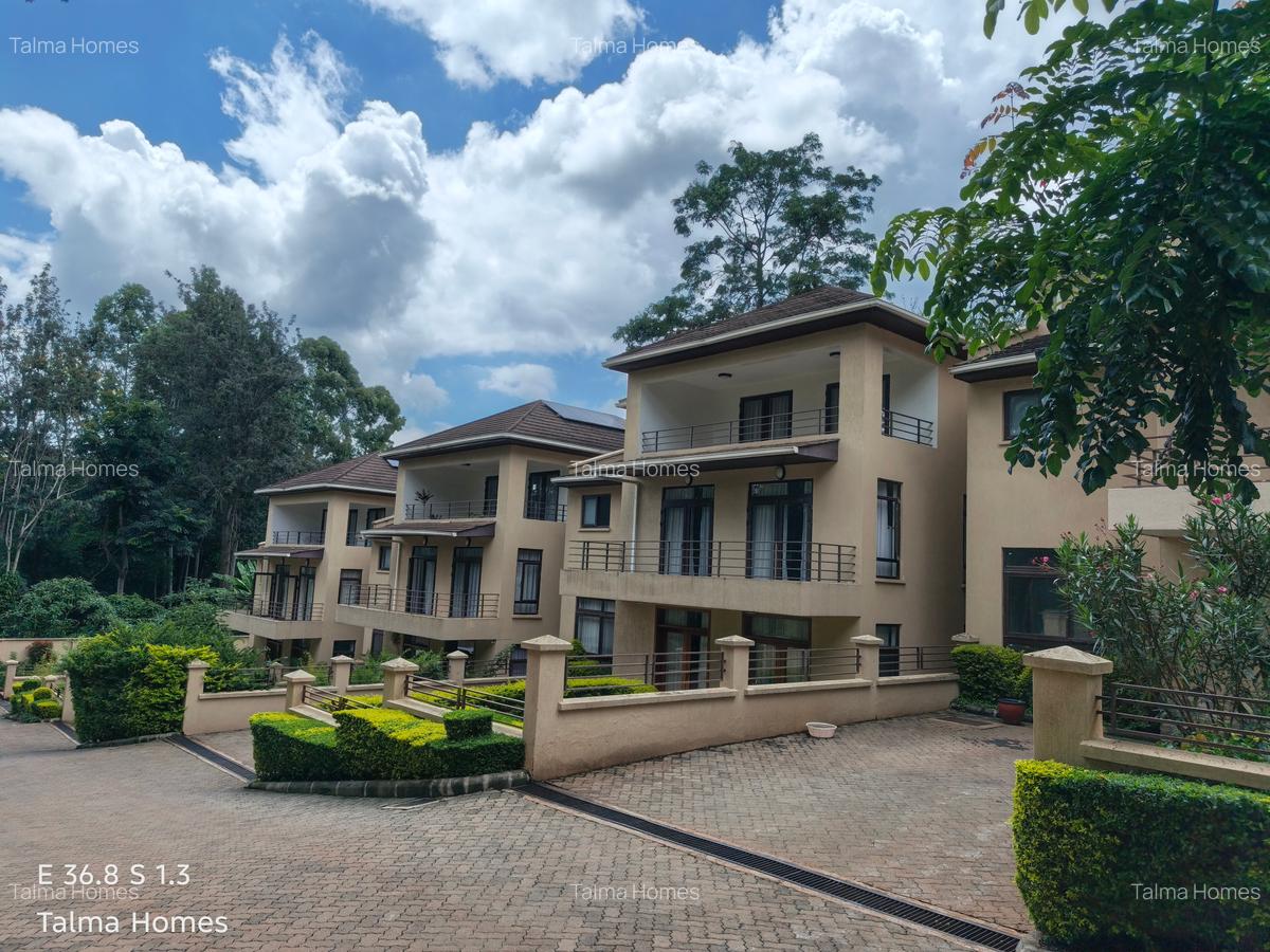 5 Bed Townhouse with En Suite at Lavington - 1
