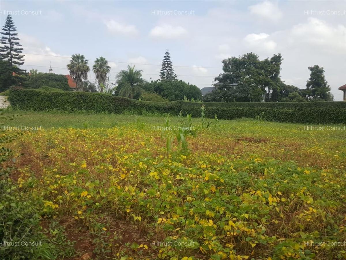 1 m² Land in Runda - 2