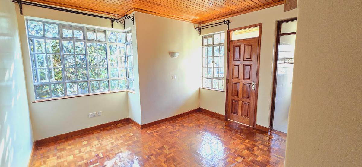 5 Bed Townhouse with En Suite at Lavington - 20