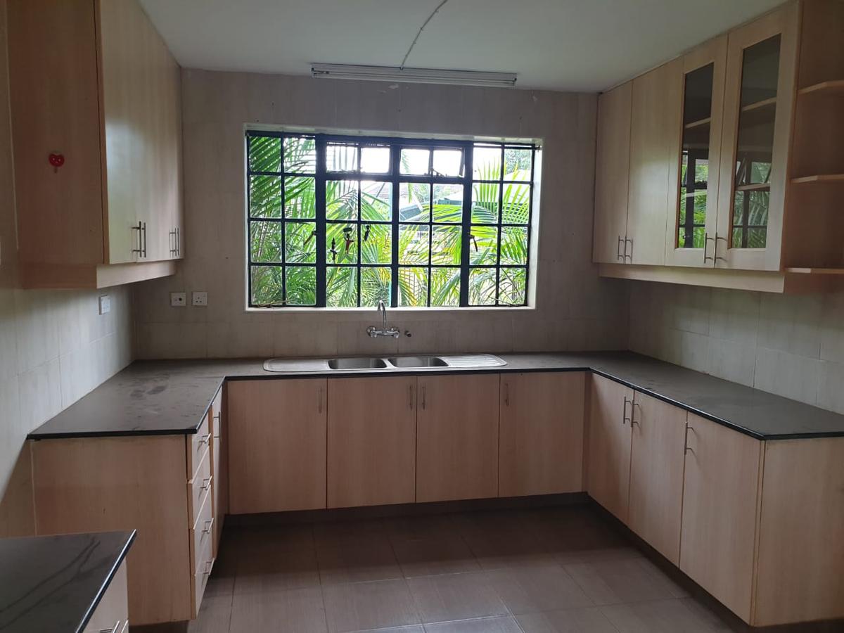 3 Bed Townhouse with En Suite in Kiambu Road - 5