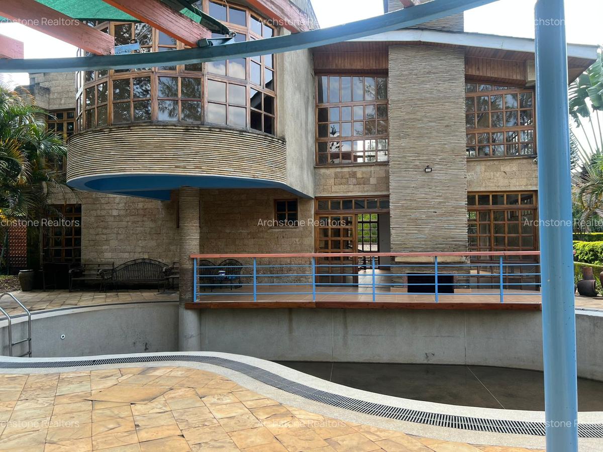 4 Bed House with En Suite in Runda - 1
