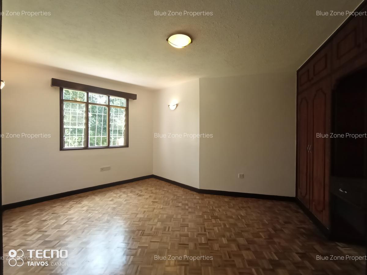 5 Bed House with En Suite at Off Un Avenue - 11