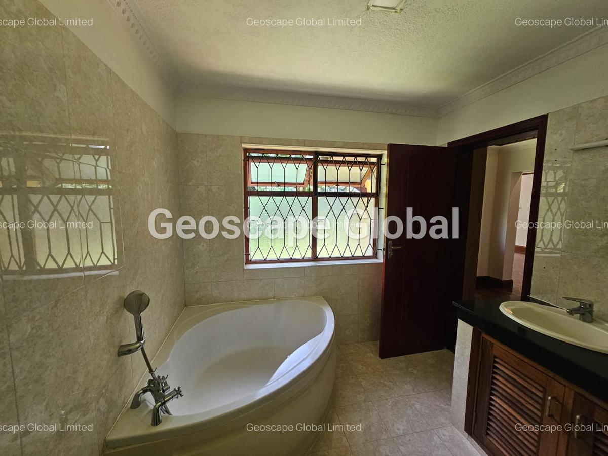 4 Bed House with En Suite in Runda - 5