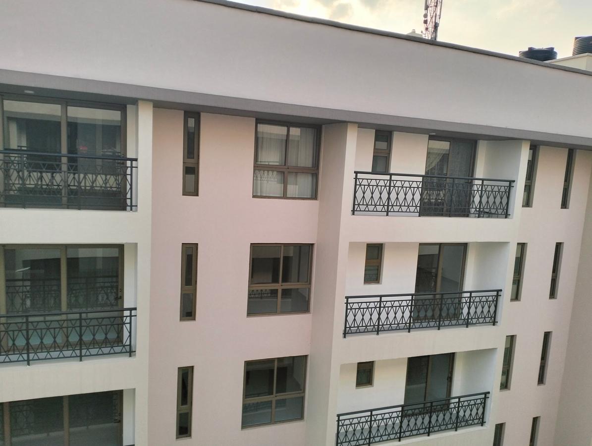 3 Bed Apartment with En Suite in Lavington - 4