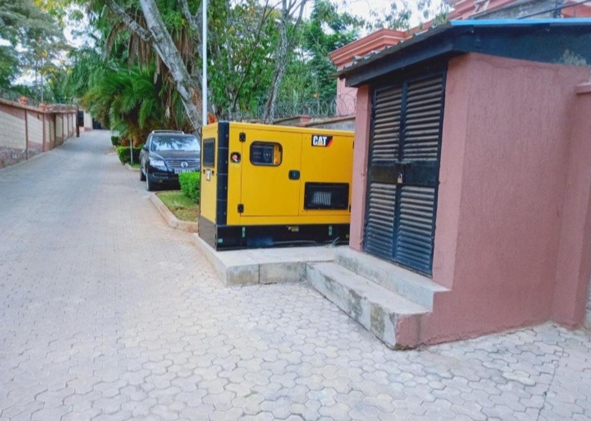5 Bed Townhouse with En Suite in Lavington - 4