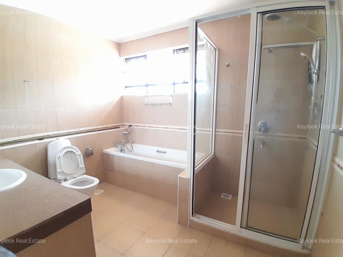4 Bed Townhouse with En Suite at Lavington - 11