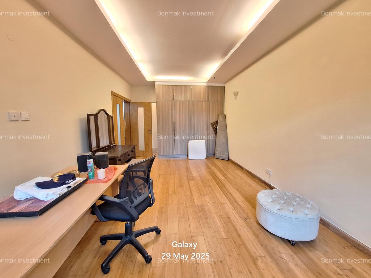 5 Bed Townhouse with En Suite at Kyuna Road - 18