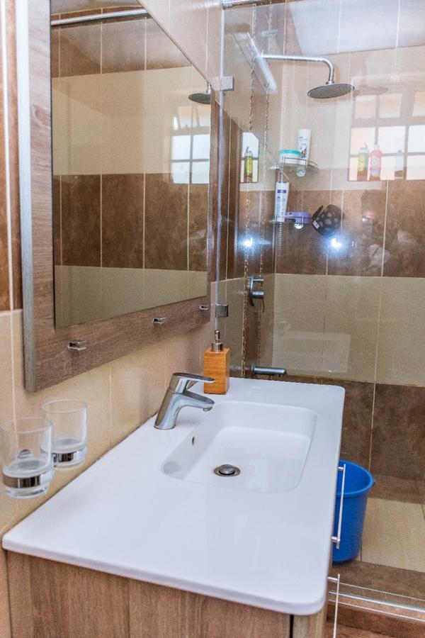 5 Bed Townhouse with En Suite in Lavington - 7