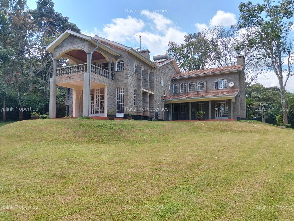5 Bed House with En Suite at Rhino Park Road - 1
