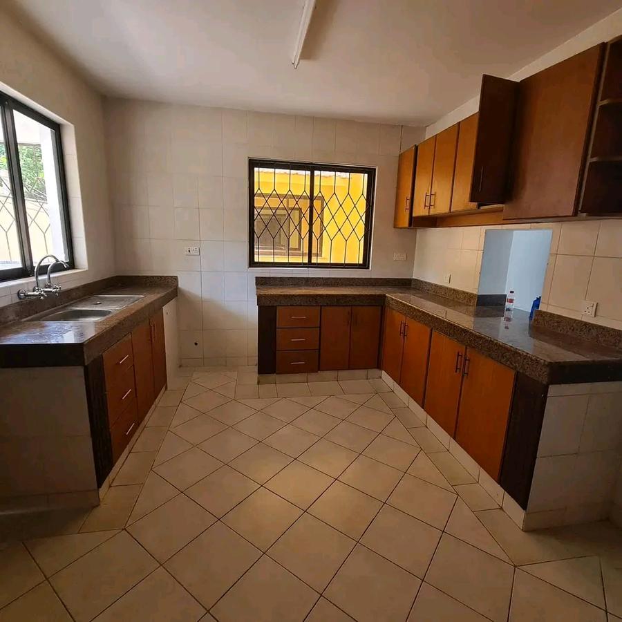 3 Bed Apartment with En Suite at Jamhuri Road - 9