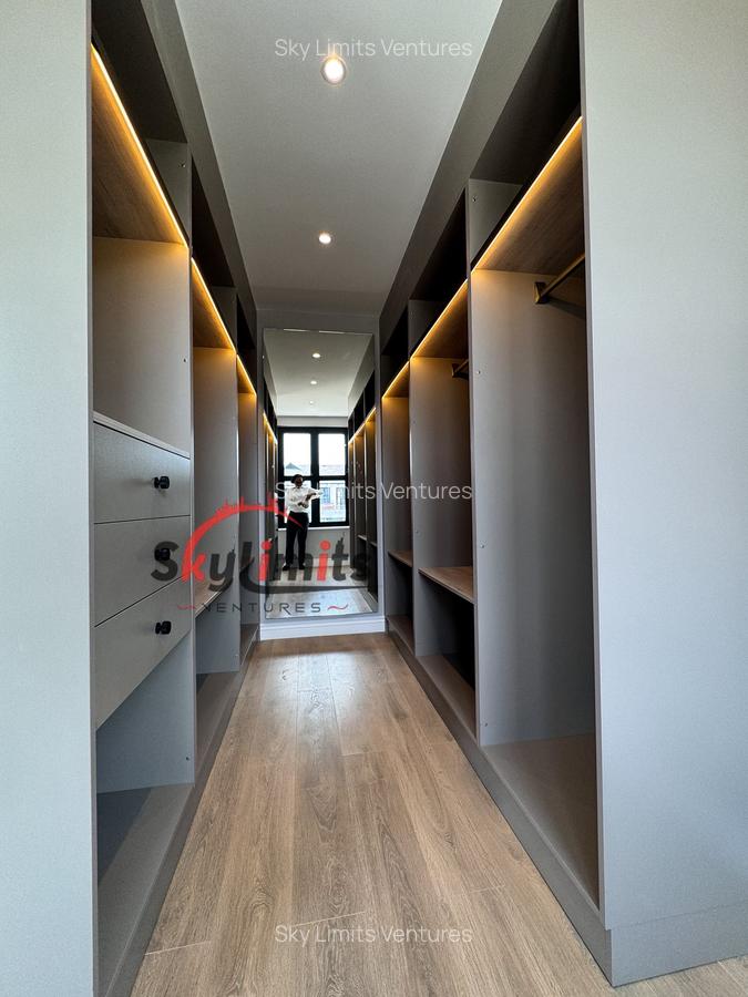 4 Bed Villa with En Suite in Runda - 14