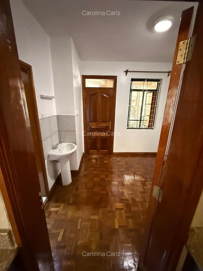 2 Bed Apartment with En Suite in Kilimani - 5