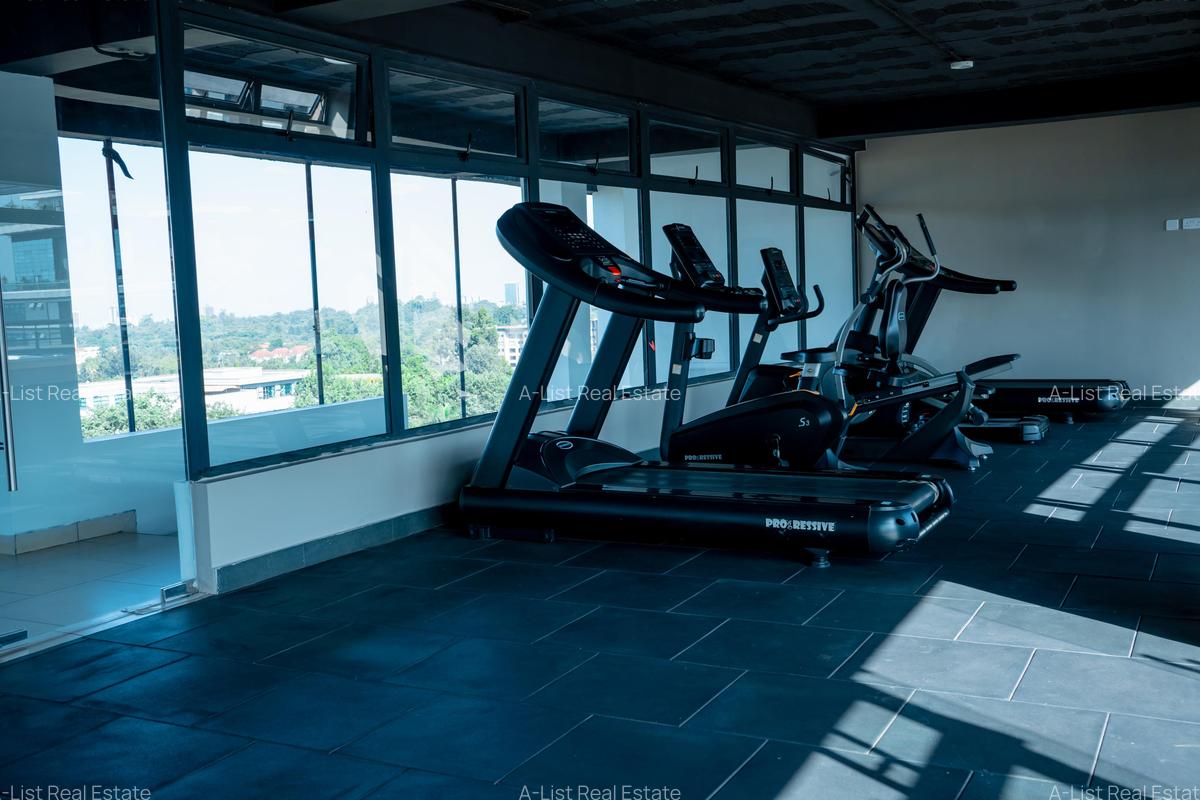 4 Bed Apartment with En Suite at Riverside Drive - 19