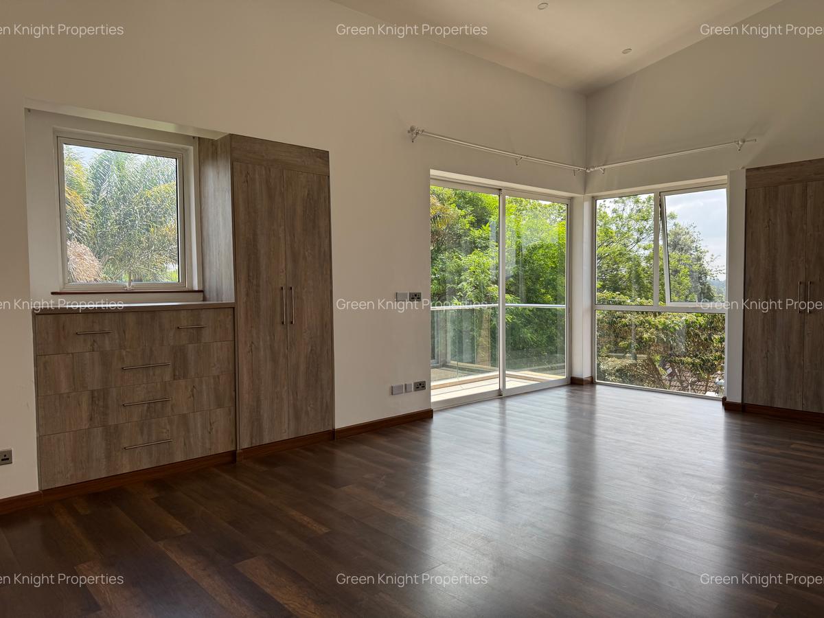 4 Bed Townhouse with En Suite in Lavington - 7