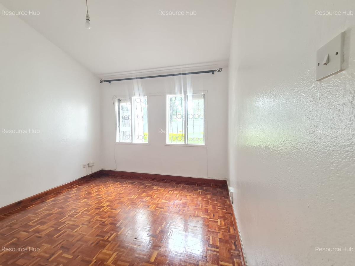 4 Bed House with En Suite at Hillview - 11