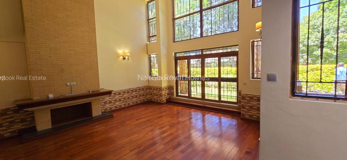 5 Bed Townhouse with En Suite at Lavington Green - 12