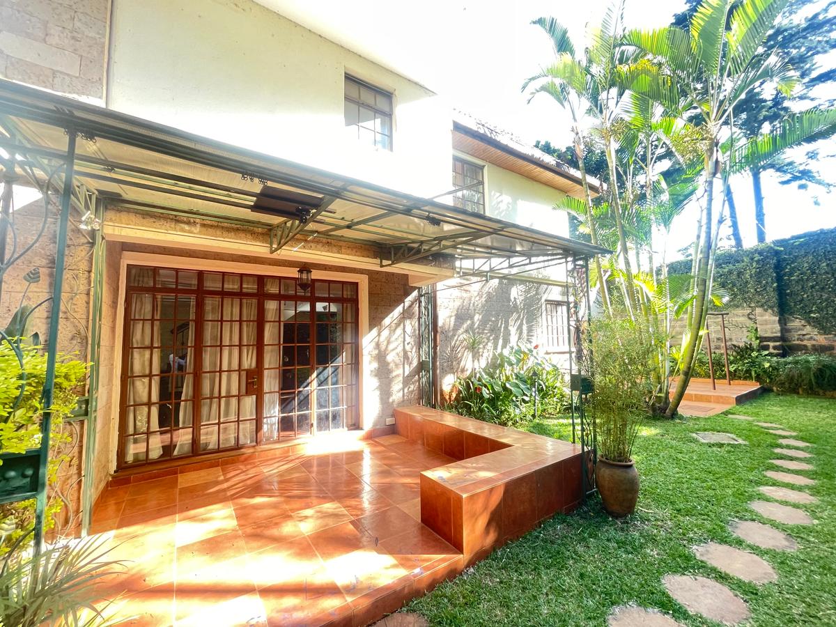 5 Bed Townhouse with En Suite in Lavington - 12