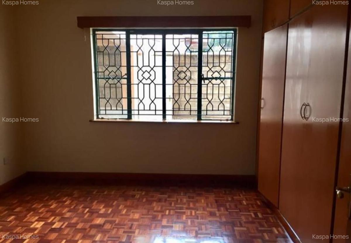 5 Bed Villa with En Suite in Lavington - 17