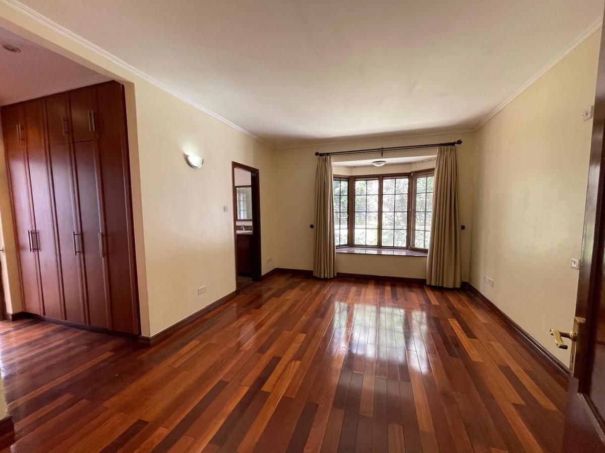 4 Bed Townhouse with En Suite at General Mathenge - 11