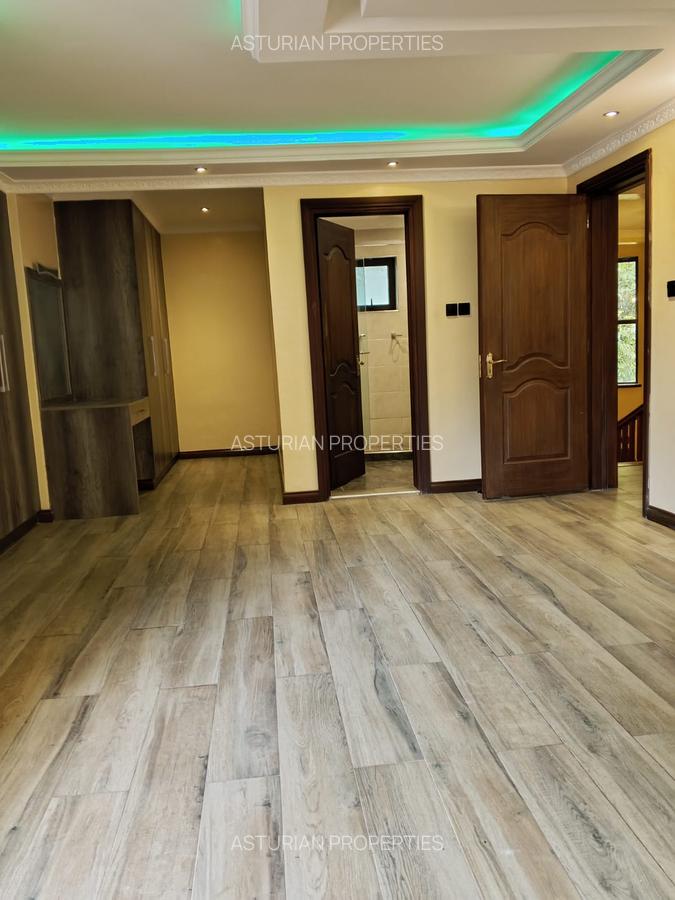 4 Bed Townhouse with En Suite in Lavington - 12