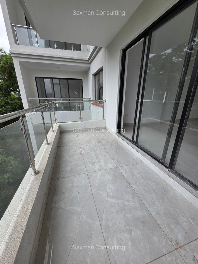 3 Bed Apartment with En Suite in General Mathenge - 11