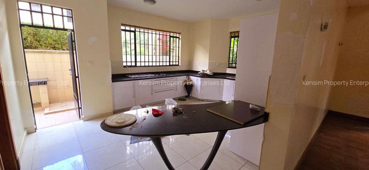 5 Bed Townhouse with En Suite in Lavington - 12