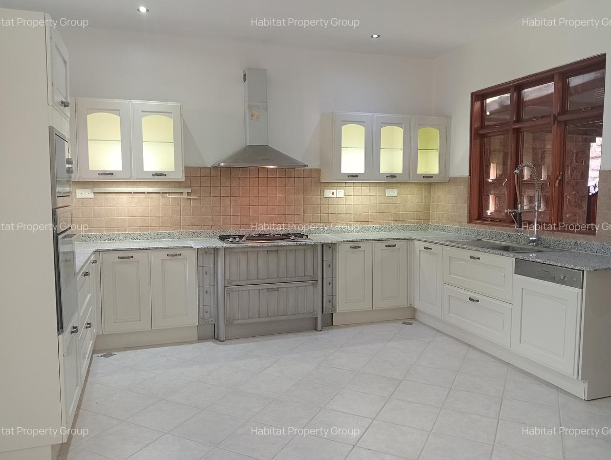 5 Bed House at Windy Ridge - 4