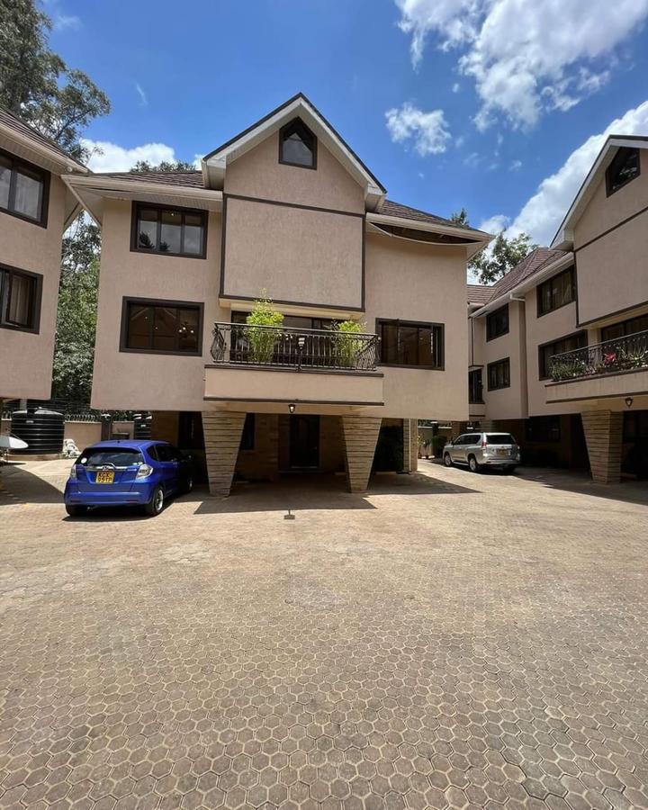 5 Bed Townhouse with En Suite at Lavington - 14