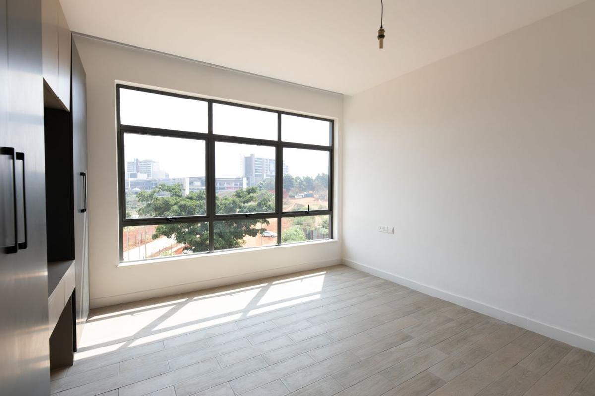 4 Bed House with En Suite at Two Rivers - 17