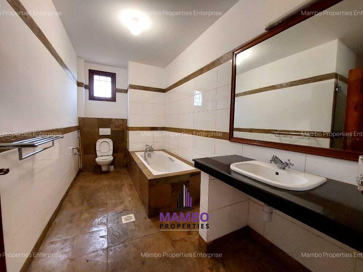 3 Bed Apartment with En Suite at Riverside Drive - 17