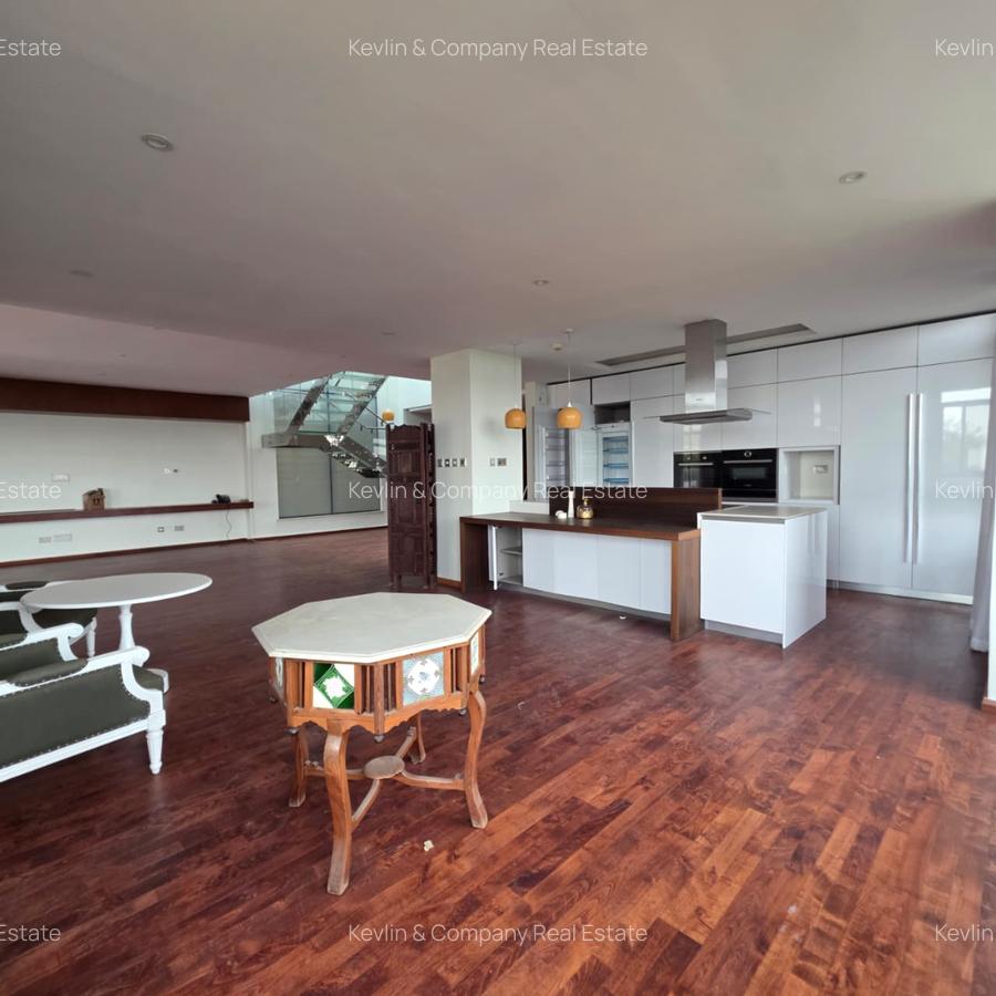 4 Bed Apartment with En Suite in Parklands - 7