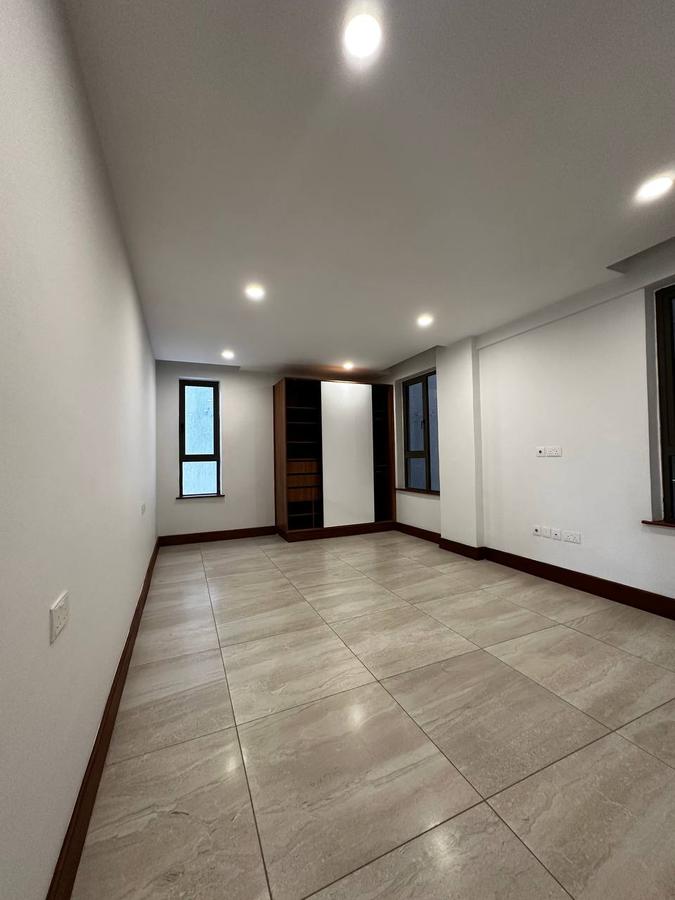 3 Bed Apartment with En Suite in Westlands Area - 9