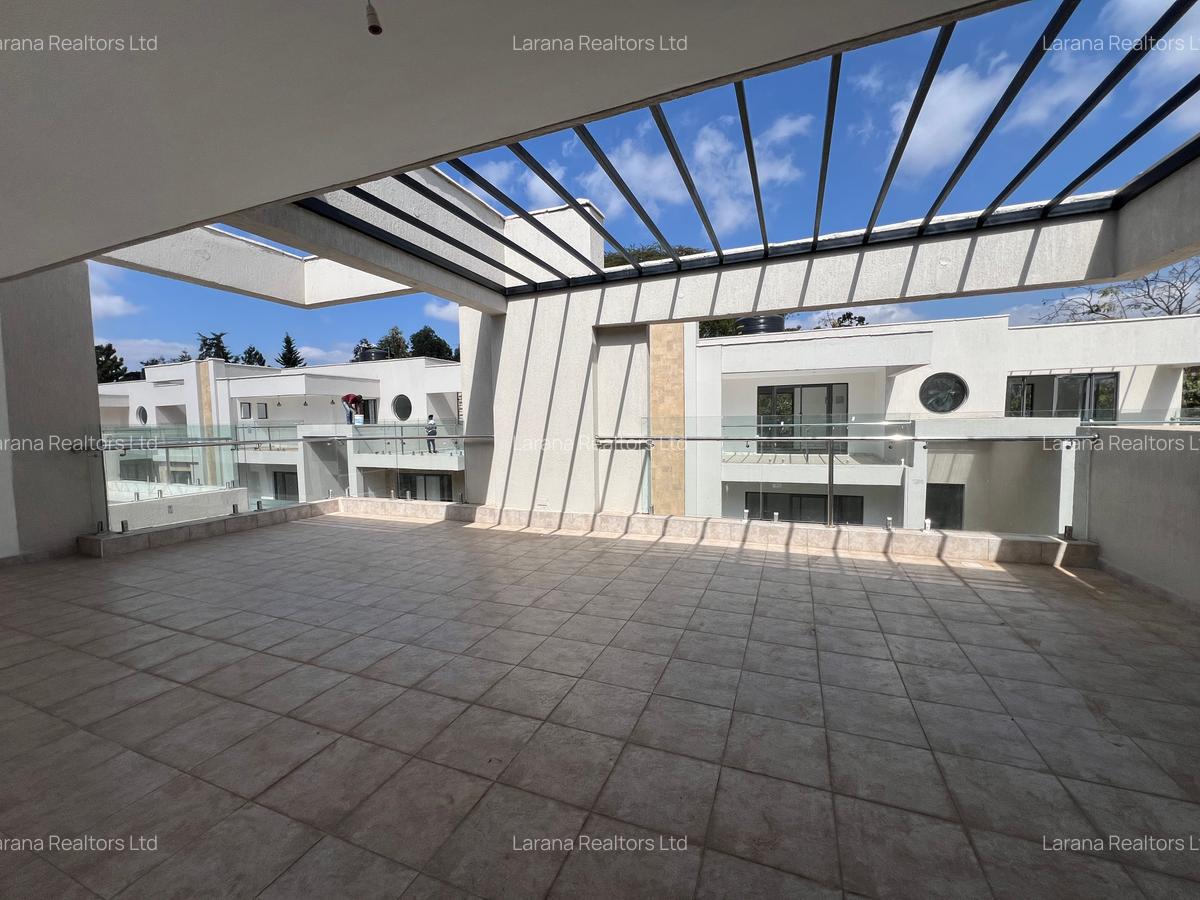 6 Bed Townhouse with En Suite in Lavington - 18